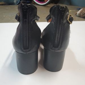 Womens size 8 black booties